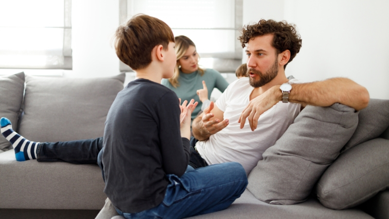 dạy trẻ kỹ năng lắng nghe